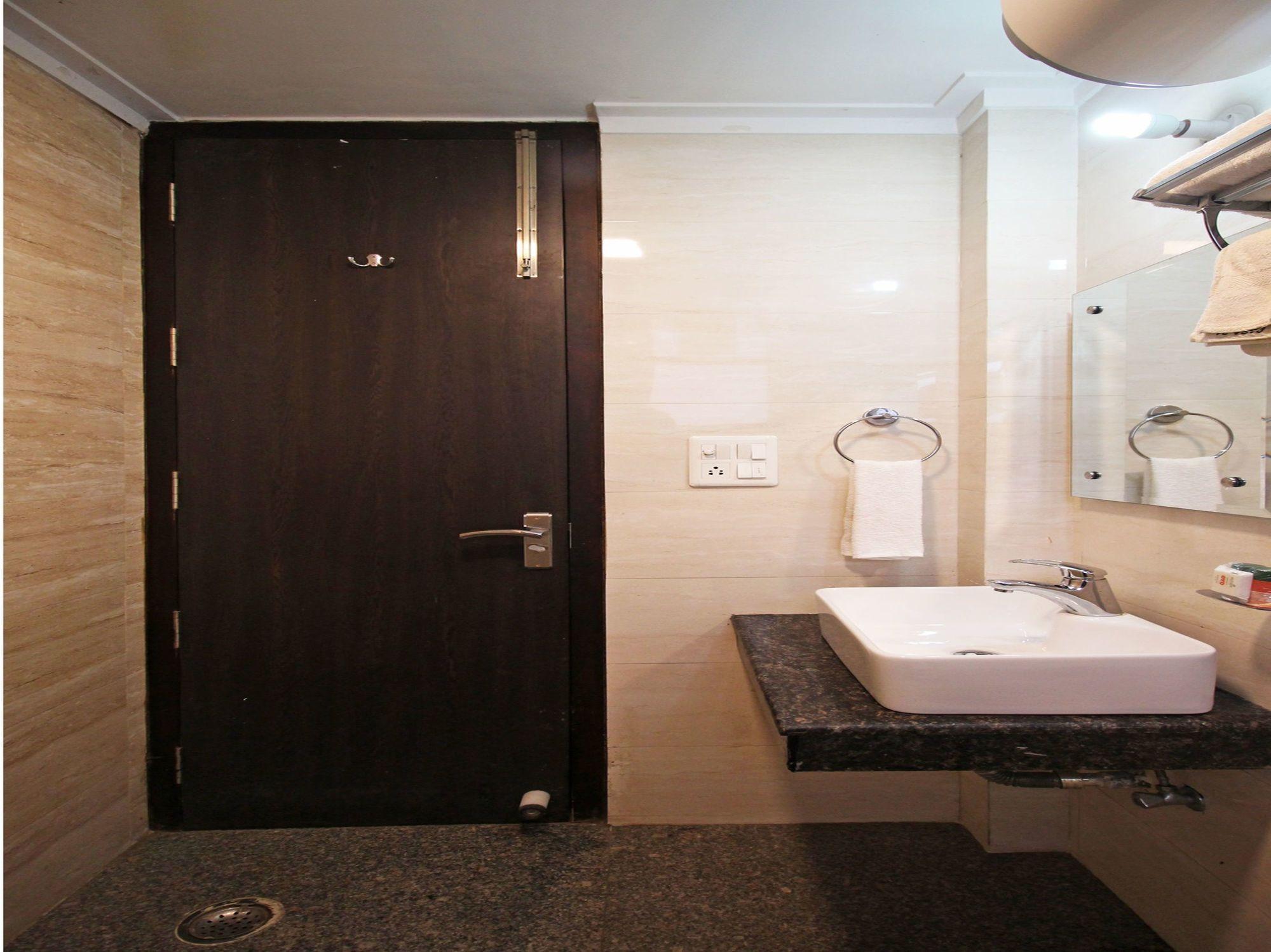 Oyo 8110 Nstay 31 Gurgaon Exterior foto