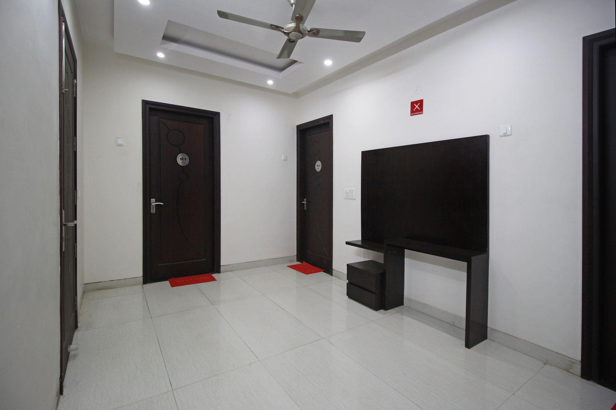 Oyo 8110 Nstay 31 Gurgaon Exterior foto